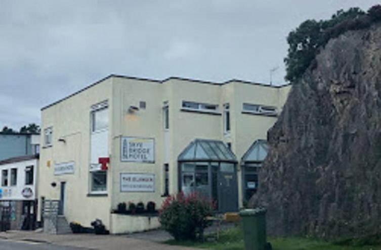 The Skye Bridge Hotel Kyle of Lochalsh Exterior foto